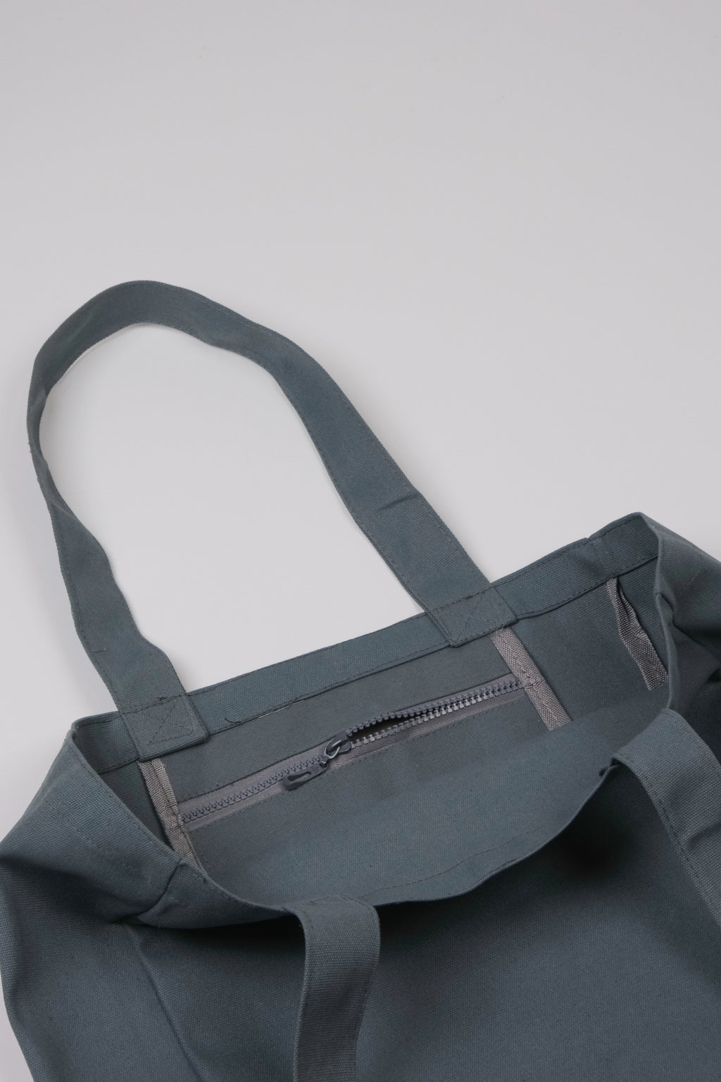 Dark Charcoal Inner pocket detail 
