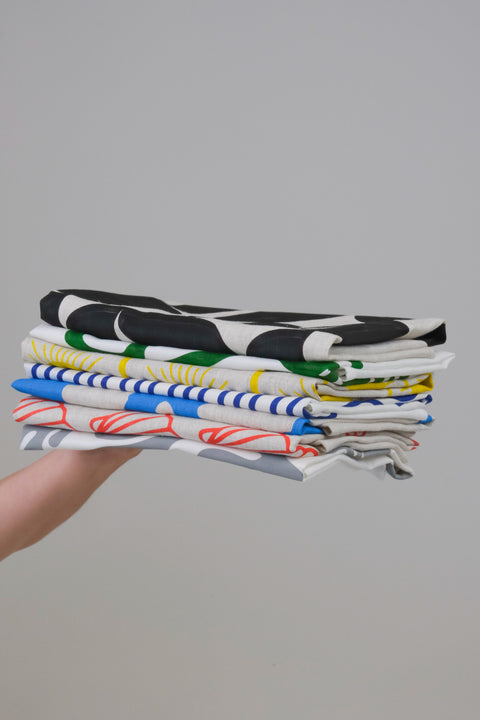 stack-of-tea-towels-on-angle